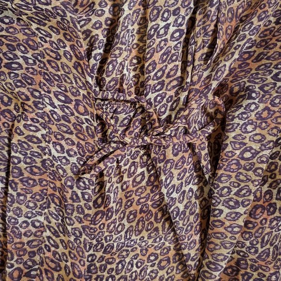 Victoria's Secret Semi-Sheer Tie-Front Robe - Picture 6 of 6